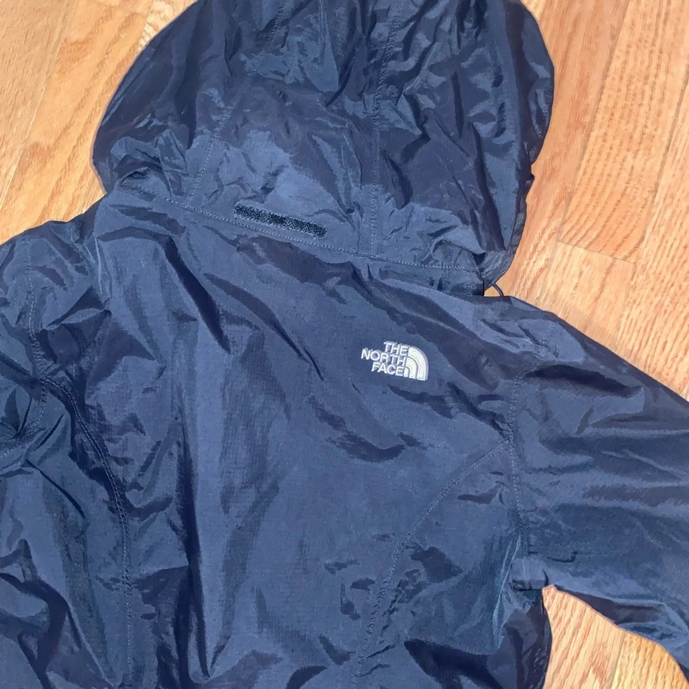 North face jacket - Picture 7 of 9